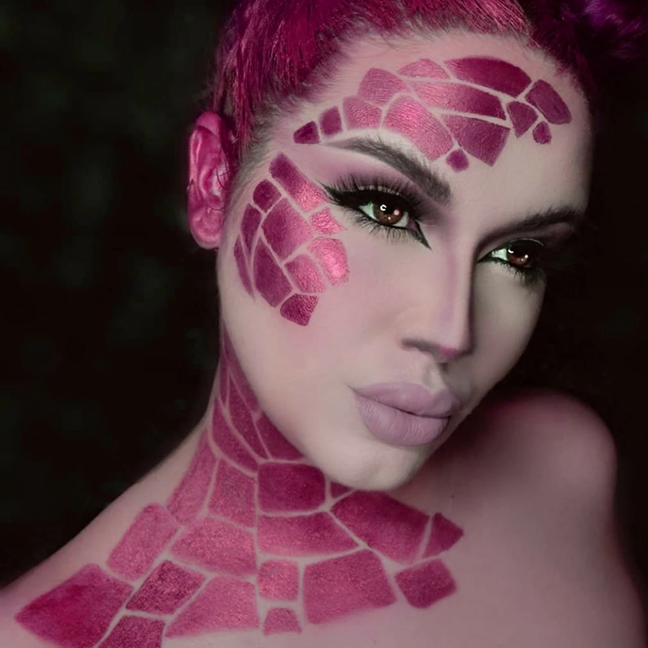 Mehron Paradise Makeup Metallic Fushia (40 Gram) 6 Mehron Paradise Makeup Metallic Fushia (40 Gram) - Image 4